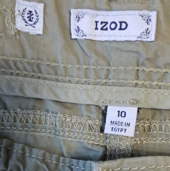 Izod Capri Pants NWT. Green. Size 10. Lightweight. Retail: $45. Measures - Picture 7 of 9